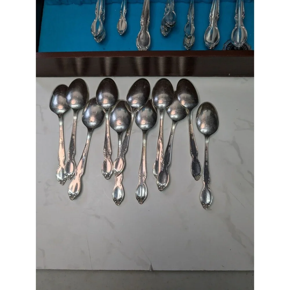 WM Rogers Precious Mirror Silverplate Flatware Set 41 Pc with Chest